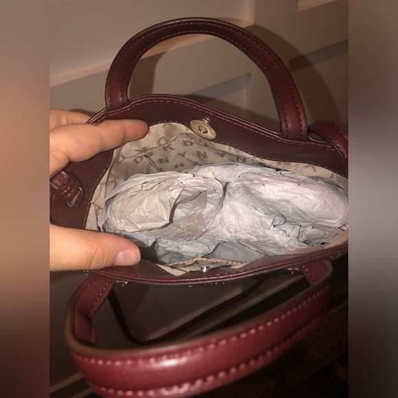 ✨2 for $25✨ DKNY Luda Signature Small Tote Purse! - Picture 4 of 5